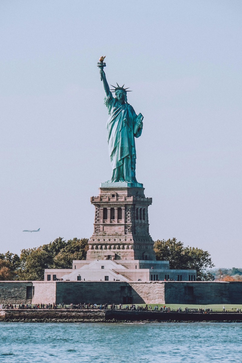 Photograph of the Statue of Liberty used as a before/after sample
